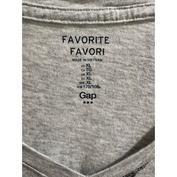 🌸3/$15🌸Gray V-Neck tee with Black Eiffel Tower Wrap sz XL - Picture 4 of 6